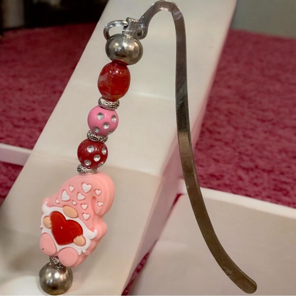 Gnome Heart Charm Bookmark Pink & Red Beaded Valentine - Picture 2 of 4